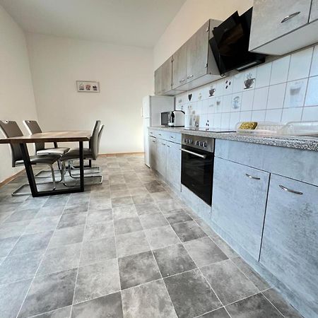 Apartments Im Herzen Von Neumuenster Innenstadt & Hbf Fusslaeufig, Mit Privatparkplatz Екстериор снимка