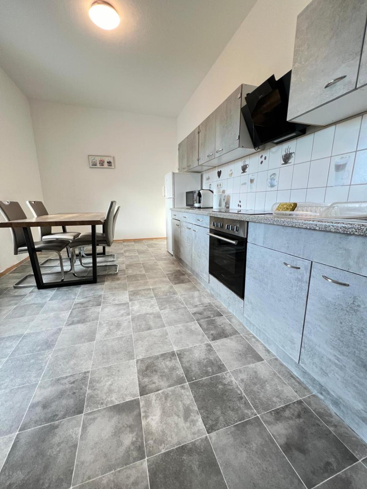 Apartments Im Herzen Von Neumuenster Innenstadt & Hbf Fusslaeufig, Mit Privatparkplatz Екстериор снимка