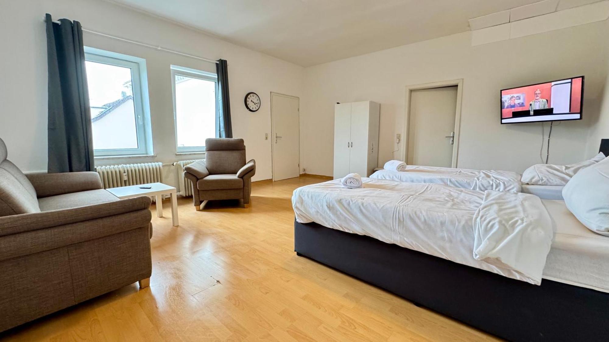 Apartments Im Herzen Von Neumuenster Innenstadt & Hbf Fusslaeufig, Mit Privatparkplatz Екстериор снимка