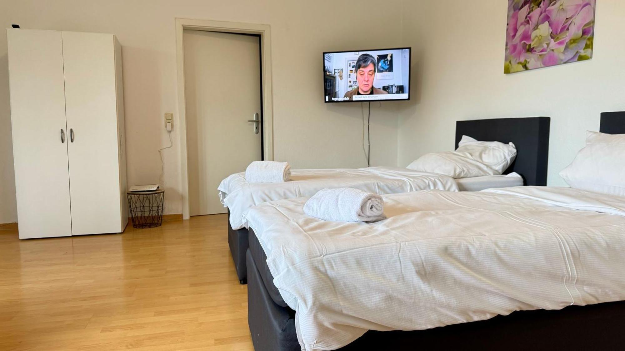 Apartments Im Herzen Von Neumuenster Innenstadt & Hbf Fusslaeufig, Mit Privatparkplatz Екстериор снимка
