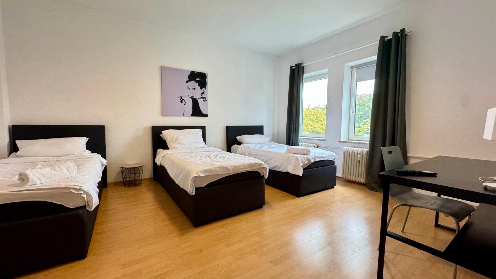 Apartments Im Herzen Von Neumuenster Innenstadt & Hbf Fusslaeufig, Mit Privatparkplatz Екстериор снимка
